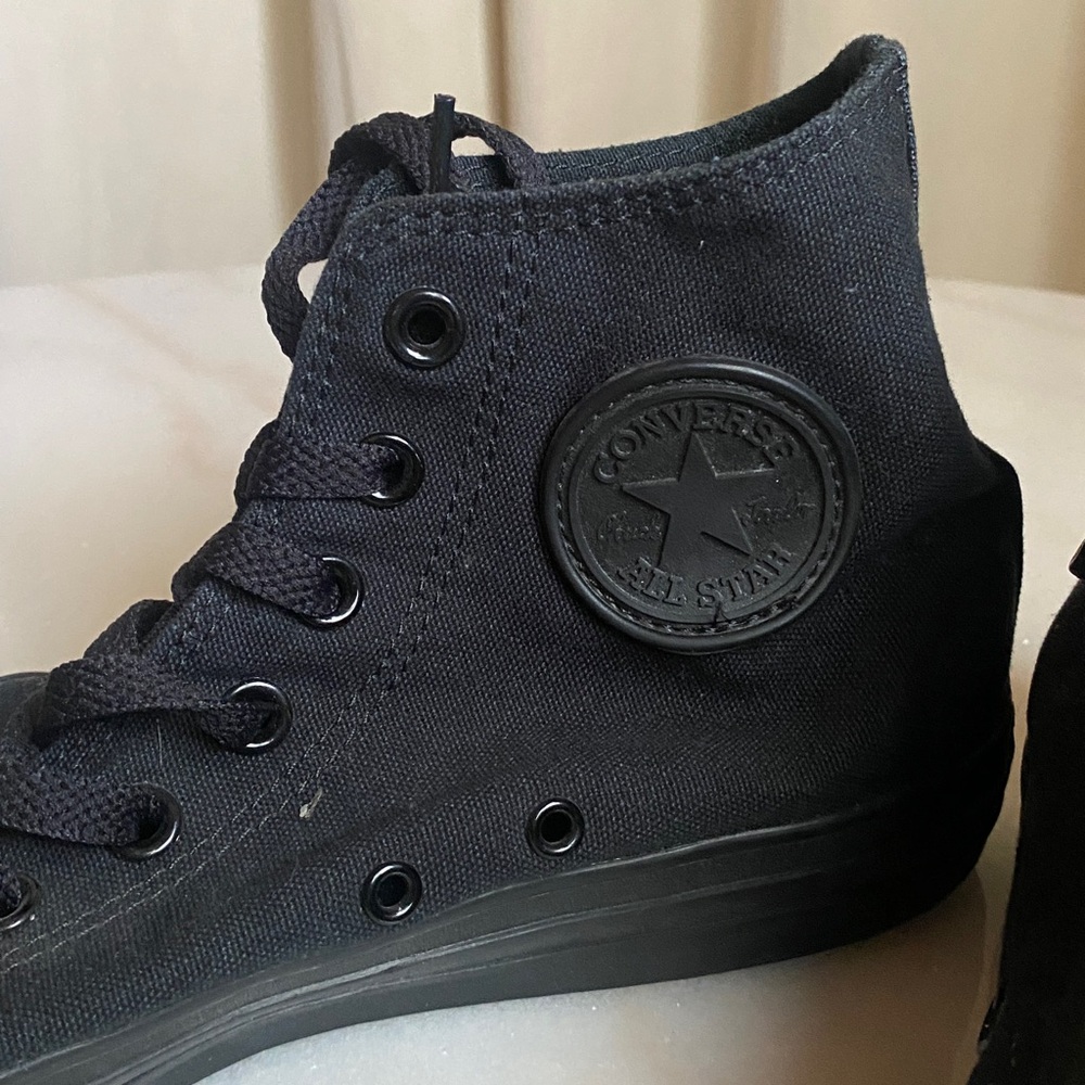 Converse All Star Black on Black High-Tops Men’s Sz 9 - Picture 3 of 9